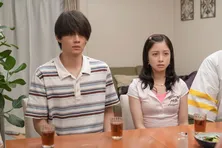 <明日のおむすび>橋本環奈“結”&佐野勇斗“翔也”の結婚話が持ち上がるも、北村有起哉“聖人”は結婚に反対