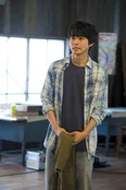 山崎賢人も主人公・宮沢（役所広司）の息子役で出演中！