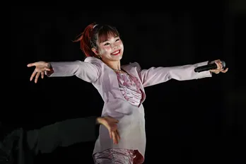 アイナ・ジ・エンド、新春スペシャルメドレーなどで「ライスボウル」を熱く盛り上げる