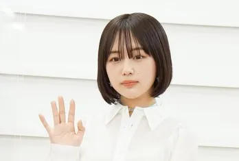 なえなの「新年だしイメチェンした」透明感溢れる黒髪ウルフショット公開「似合いすぎて頂点」など反響