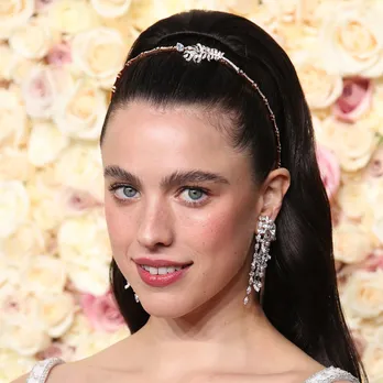 美しい瞳に抜群のプロポーション “世界を魅了”する美女優マーガレット・クアリーとは?「憐れみの3章」では“4役”挑戦で存在感