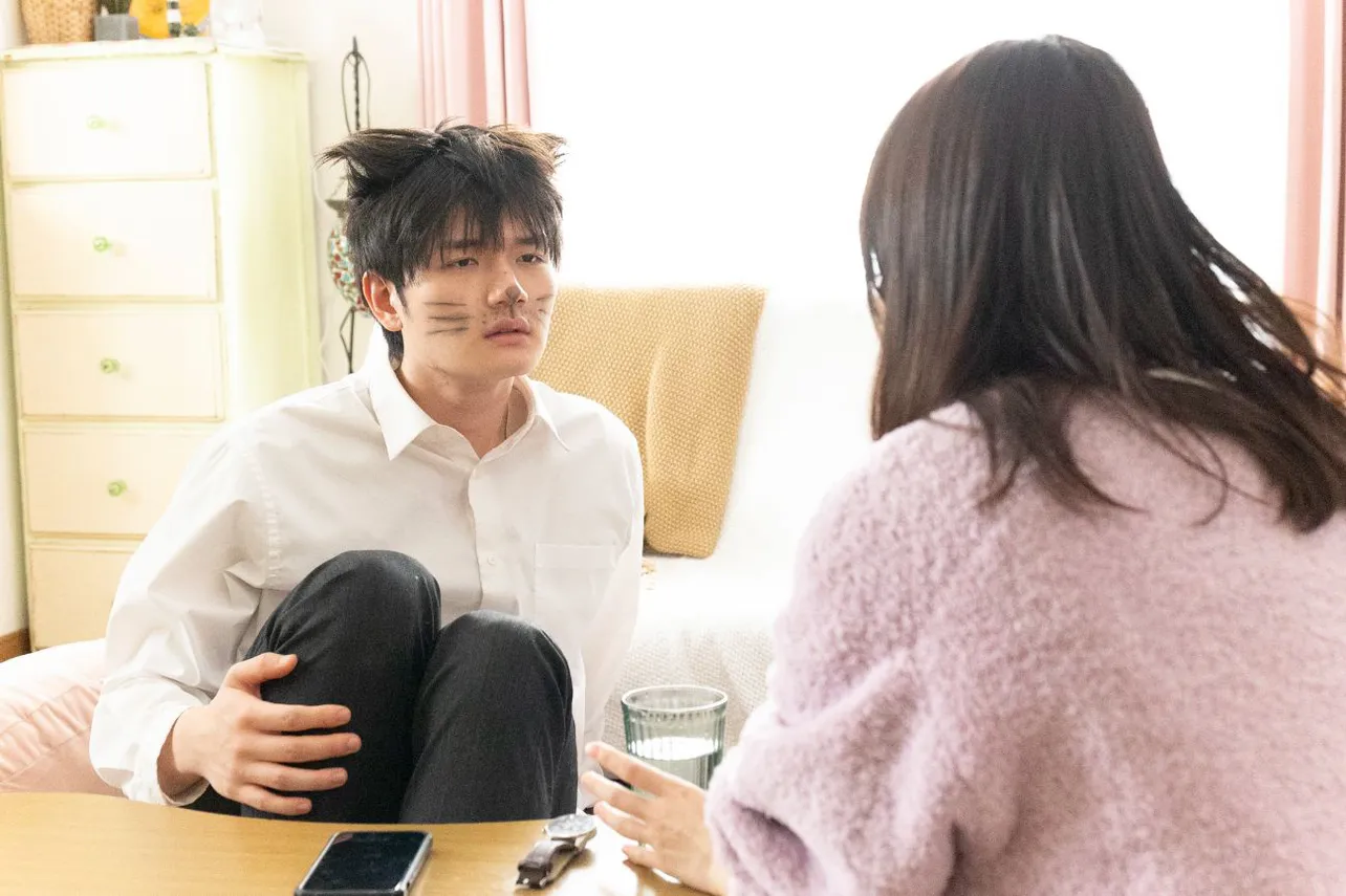 「うちの会社の小さい先輩の話」第2話より