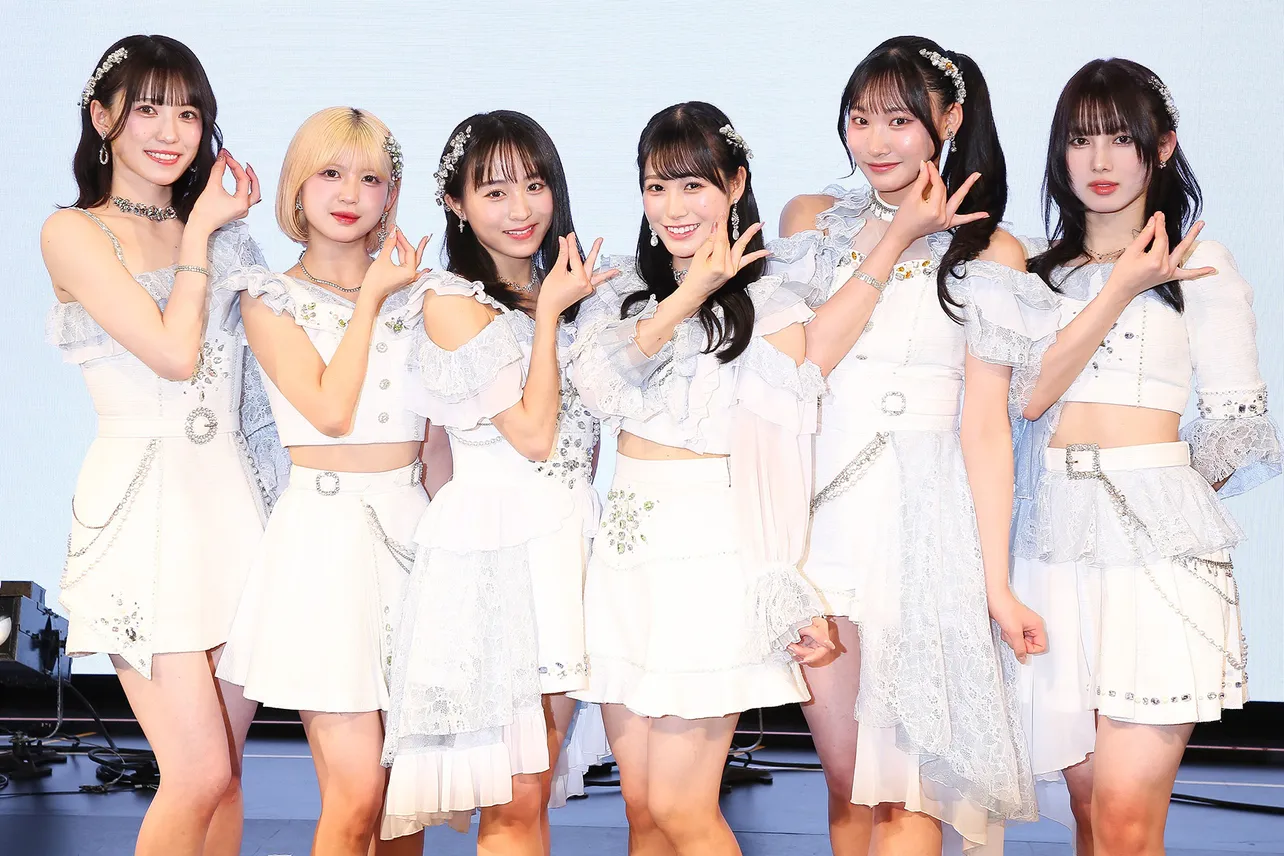 LarmeRがツアー最終公演前に囲み取材に応じた