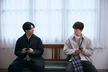 武藤潤“一顕”、伊藤あさひ“整”がメール相手と判明して笑う様子に胸キュンと感動「鳥肌立った」の声<ふったらどしゃぶり>