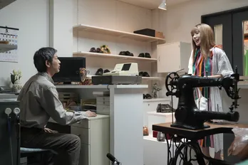 ＜明日のおむすび＞仲里依紗“歩”、緒形直人“孝雄”にカスタムシューズを発注し職人魂を刺激する