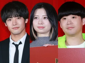 赤楚衛二&桜田ひより&矢本悠馬が田中真弓と全力ピース…第1話オフショットに「この3人組クセになる」と反響<相続探偵>