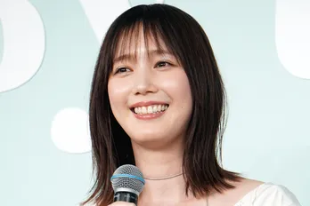 本田翼、ばっさりカットでイメチェン動画公開「えっ!切ってるー!かわいいいい~!」「曲も相まってかわいすぎる…」と反響