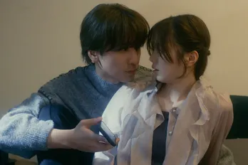 藤井流星“塩谷”が紺野彩夏“楓”に「今はマテができない」と首筋にキスをする姿に視聴者悶絶<キスでふさいで、バレないで。>