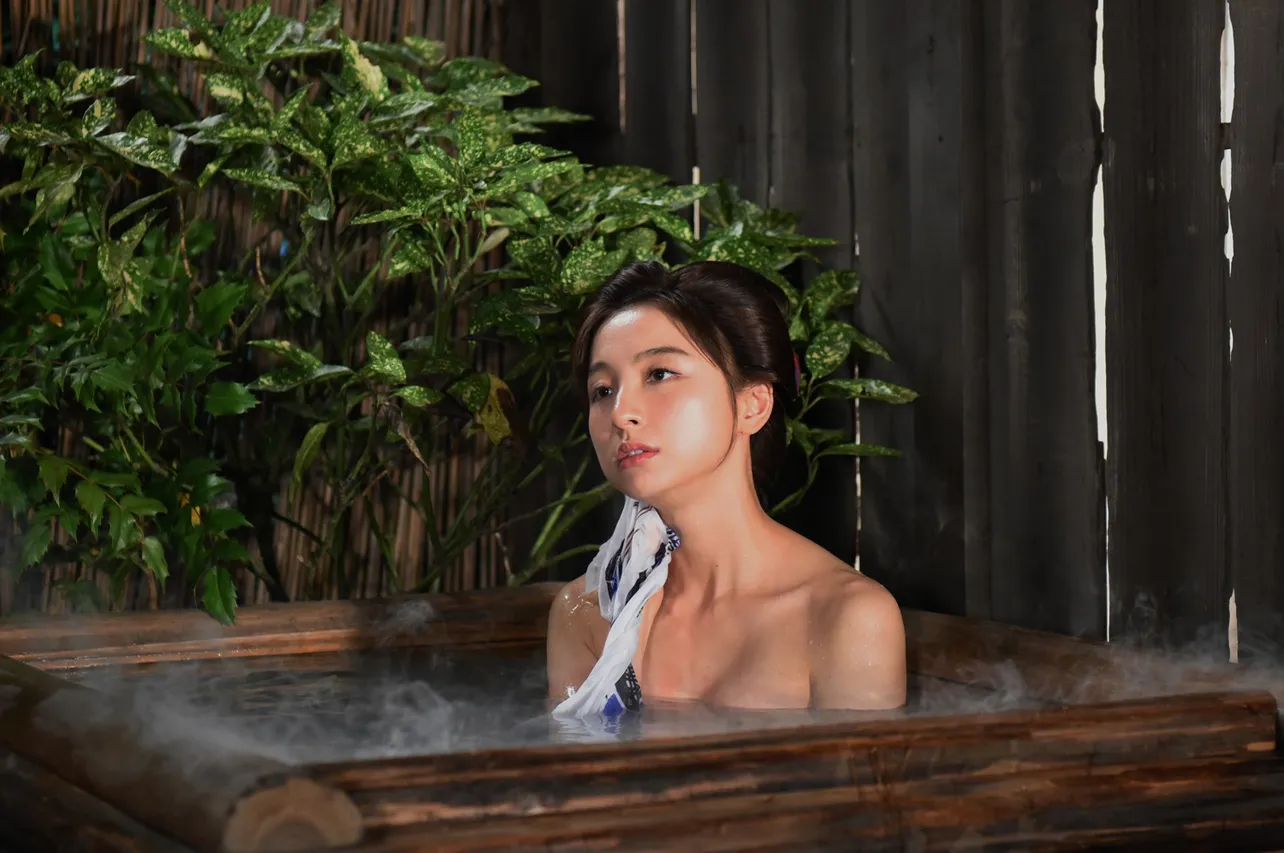 【写真を見る】篠田は「水戸黄門」のお約束の一つ、入浴シーンにも挑戦