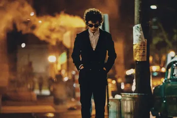 シャラメが語るディランと映画への思い…「風に吹かれて」弾き語りシーンも収録の特別映像解禁<名もなき者>