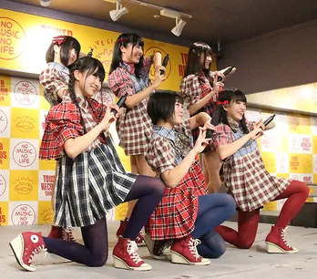 虹コン、リリースイベントで新曲「ふたりのシュプール」を“関東初披露”!!