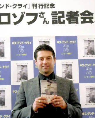安藤美姫選手らとの秘話を綴った本を出版したニコライ・モロゾフ氏。「日本語で出版できたことがうれしい」
