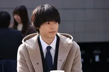 松村北斗“真戸原”、交際を秘密にしたい川口春奈“瀬奈”と思いがすれ違う<アンサンブル>