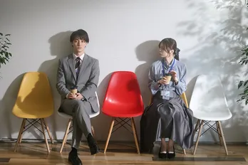 川島如恵留“溝口”が我妻三輪子“臼田”に疑惑の目を向けた姿に「カッコよすぎる!」と反響<キスでふさいで、バレないで。>