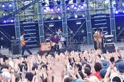 Mt.FUJI STAGEをユニークなサウンドで踊らせたフレデリック