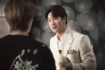 落ち込む藤原樹“吟”の前に、擬人化したイ・シガン“マッコリ”が現れる<あらばしり>