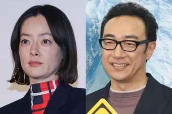 市川実日子＆角田晃広と写る“小野寺くん”に「レトロ感あるのが気になる」「過去から来た？」と反響＜ホットスポット＞