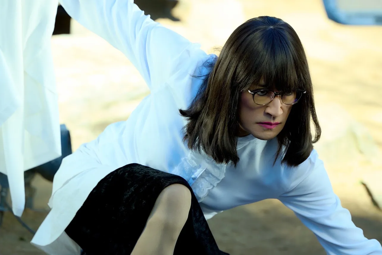 不動産業を営む藤堂家に派遣されたミタゾノさん(松岡昌宏)