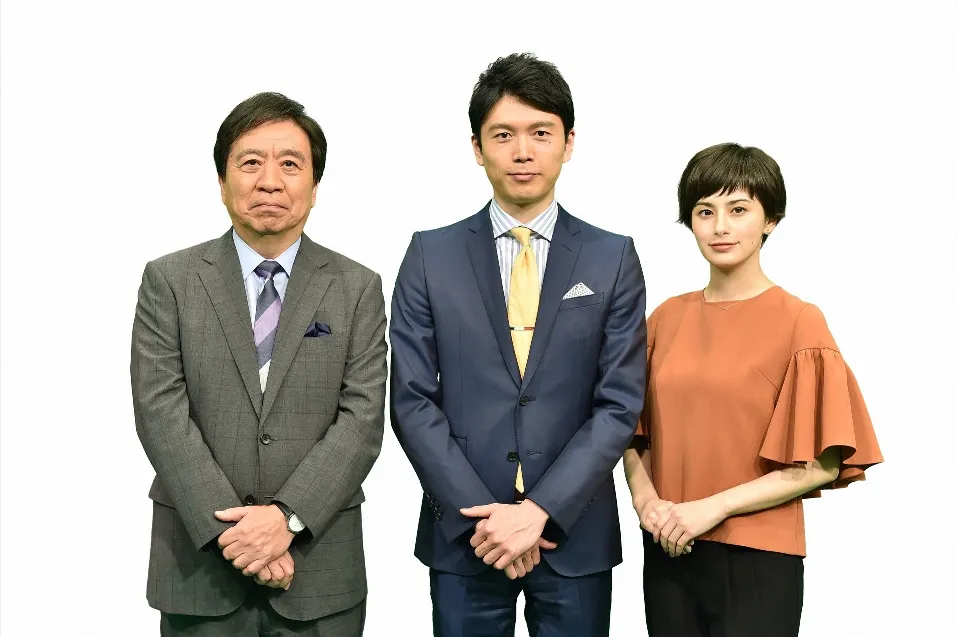 TBS系では、井上貴博アナ(中央)とホラン千秋(右)が司会を担当