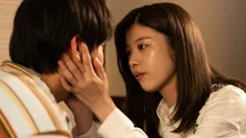 「本当に…離さないでいてくれる？」馬場ふみか“アリスさん”が佐藤瑠雅“晴海”に優しいキス＜アリスさんちの囲炉裏端 最終回＞