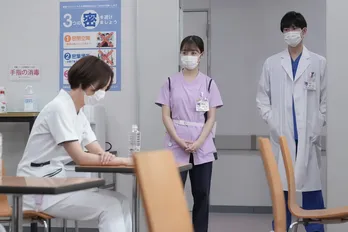 <明日のおむすび>橋本環奈“結”、コロナ渦で普段なら助かるはずの命を救えない悔しさを医師らと分かち合う