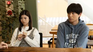 馬場ふみか“アリス”＆佐藤瑠雅“晴海”の爽やかな手つなぎラストに「ただただかわいい」の声＜アリスさんちの囲炉裏端 最終回＞