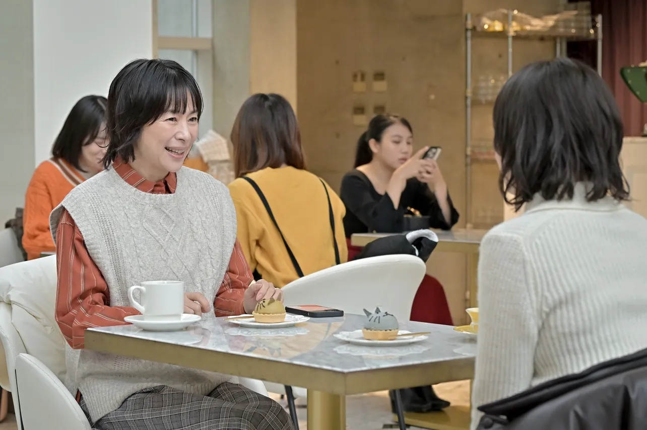 京子(西田尚美)が心麦(広瀬すず)をギョッとさせたカフェのシーン