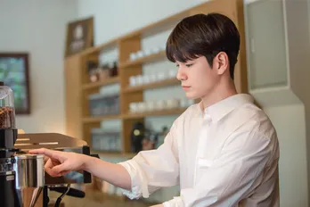 オン・ソンウ“コビ”、おいしいエスプレッソを淹れるために奮闘「甘く見てました」＜コーヒーを飲みましょうか？＞