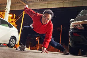 角田晃広“高橋”のスパイダーマンポーズが「無駄にかっこいい!」「高橋さんヒーロやん」と反響<ホットスポット最終回>