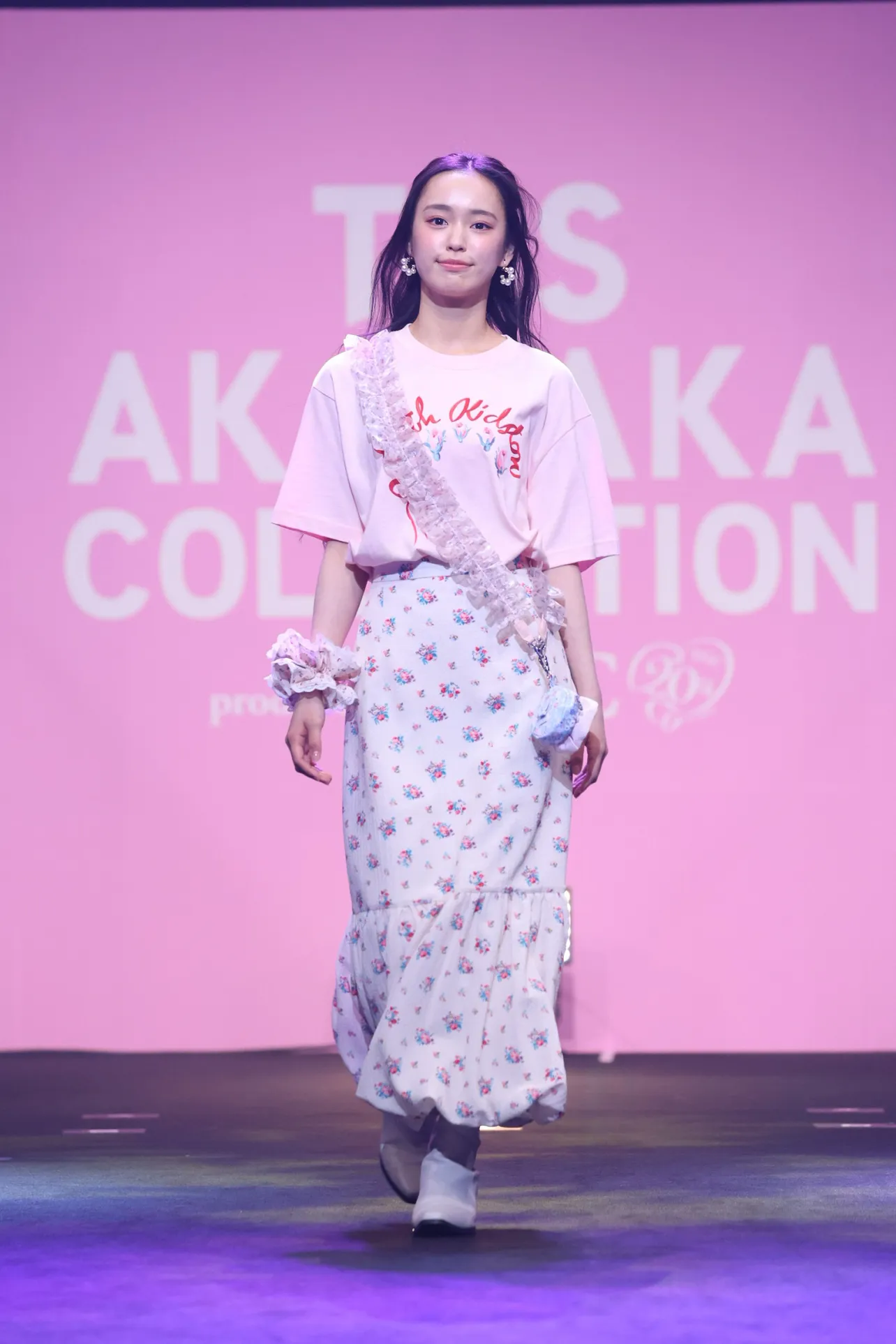 綾瀬智花役の大塚萌香