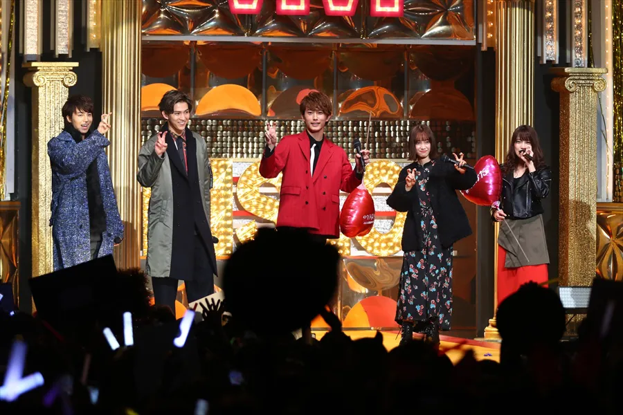 10月23日に行われた「ViViNight in TOKYO～Halloween Party～」に、ドラマ「花にけだもの」に出演する中村ゆりか、杉野遥亮、松尾太陽、甲斐翔真、AKB48・入山杏奈が登場