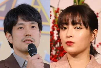 広瀬すず&松山ケンイチがメロメロ…もふもふ犬に抱き着くほっこりショットに「激カワじゃん!」の声<クジャクのダンス、誰が見た?>