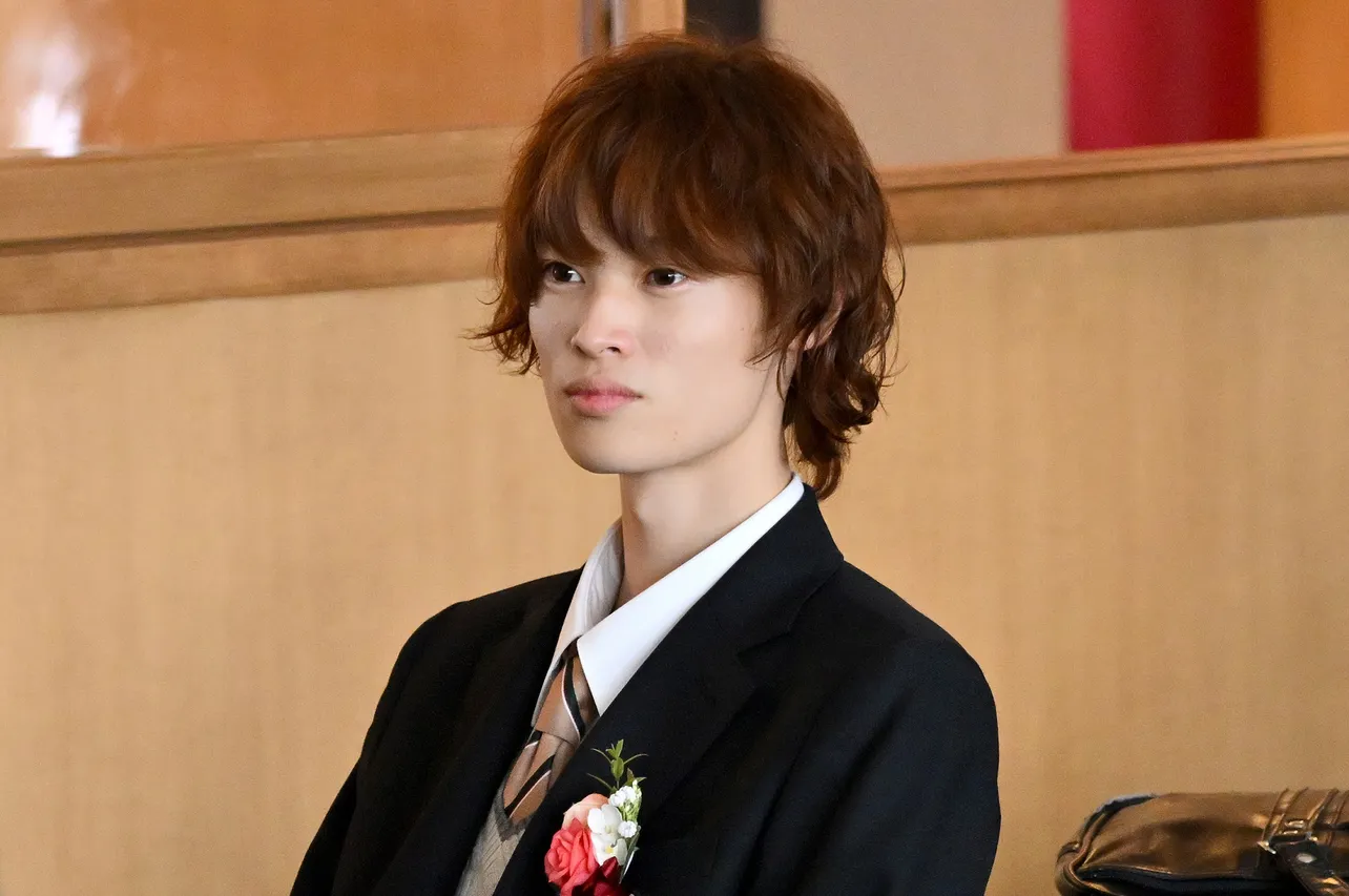 次元賢太(窪塚愛流)