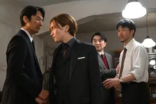 板垣李光人“薪”、高橋努“岡部”に止められても乗ろうとした車が爆発し、驚がく＜秘密～THE TOP SECRET～＞