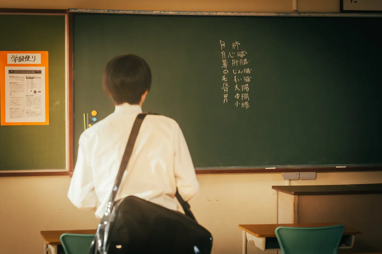 「霧尾ファンクラブ」に出演する井上瑞樹にインタビューを実施した