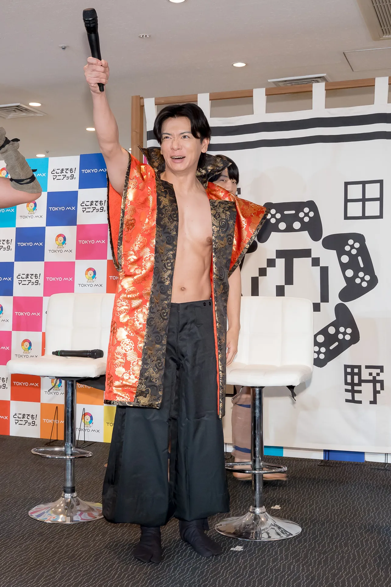 【写真】野田クリスタル、武将に扮した衣装で登場