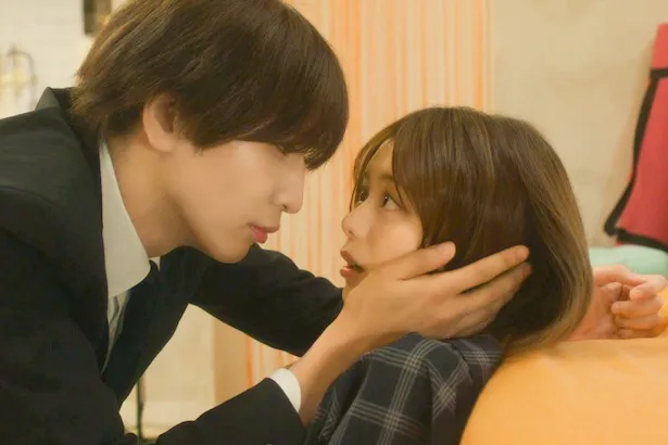 「キスでふさいで、バレないで。」第9話より