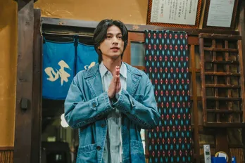 ガルフ“アティット”と瀧本美織“桜子”の出会いが描かれ、視聴者から「かわいい」の感想があふれる<トウキョウホリデイ>