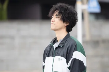 <いつか、ヒーロー>桐谷健太“赤山”、子供たちの未来を信じ児童養護施設を後にするも、突然消息を絶つ…腐った大人を叩きのめす復讐エンターテインメントが開幕