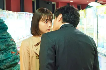 既婚者・松井愛莉“まき”が、同僚・大貫勇輔“山手”からのアプローチに困惑＜子宮恋愛＞