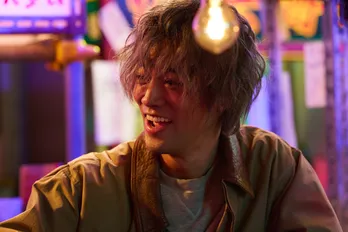 桐谷健太“赤山”、長濱ねる“ゆかり”と共に泉澤祐希“野々村”の捜索を開始<いつか、ヒーロー>