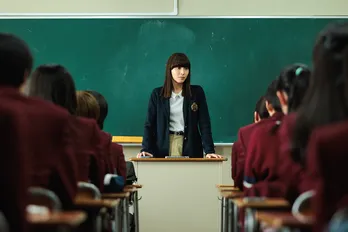 広瀬アリス“静”、生徒同士の三角関係に直面し「恋人がいる人を好きになっちゃいけないの？」と問われる＜なんで私が神説教＞