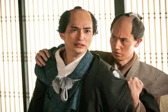 安田顕“源内”と渡辺謙“意次”が激しく言葉をぶつけ合う…一方、横浜流星“蔦重”は源内に執筆を依頼＜べらぼう＞