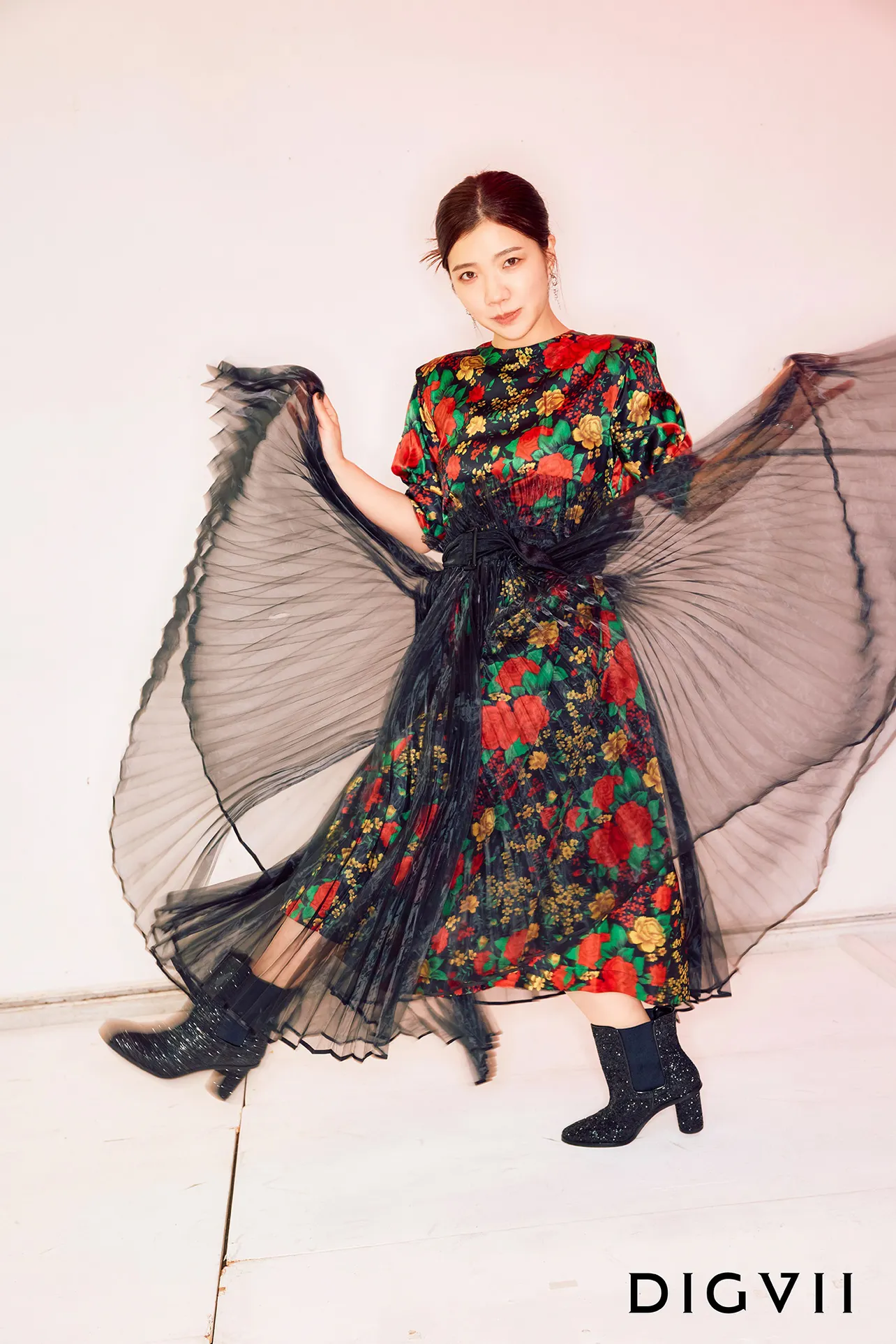 福田麻貴ソロデジタル写真集「Radiant Beauty」(主婦と生活社)より