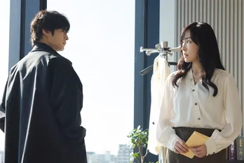 殺人容疑がかかった塩野瑛久“凍也”、麻生久美子“あやめ”へ自身の過去をさらけ出す「あなたに嘘はつかない」＜魔物＞