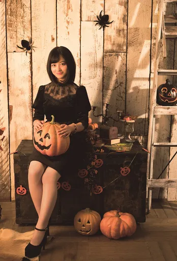 橋本環奈 キュートなハロウィンカットを公開!