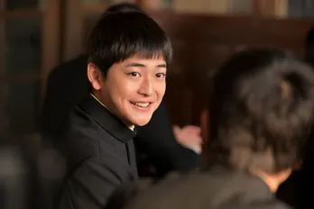 <あんぱん>キラキラした目で北村匠海“嵩”に声をかけてきた高橋文哉“辛島健太郎”に視聴者も興味津々