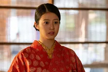 <明日のあんぱん>北村匠海“嵩”は今田美桜“のぶ”に渡せなかった土産を中沢元紀“千尋”に差し出す