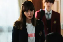 広瀬アリス“静”を中傷する貼り紙で校内は騒然…保護者たちが学校に乗り込んでくる＜なんで私が神説教＞