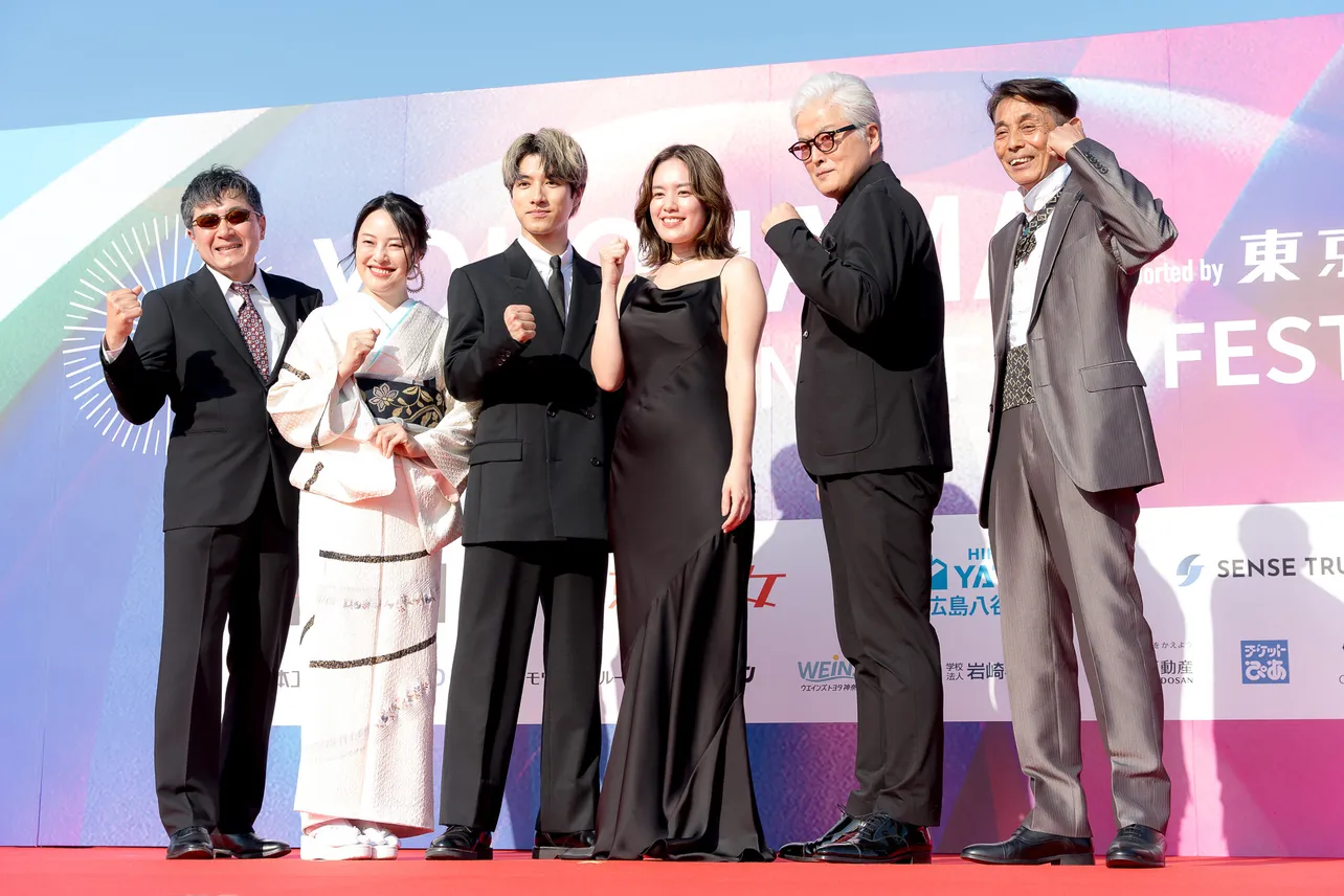 「第3回横浜国際映画祭」レッドカーペットの様子